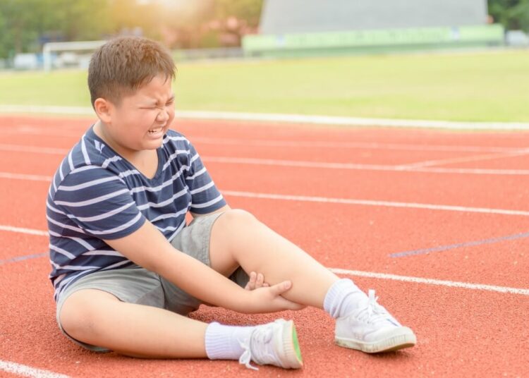 What are the reason of child's leg pain?